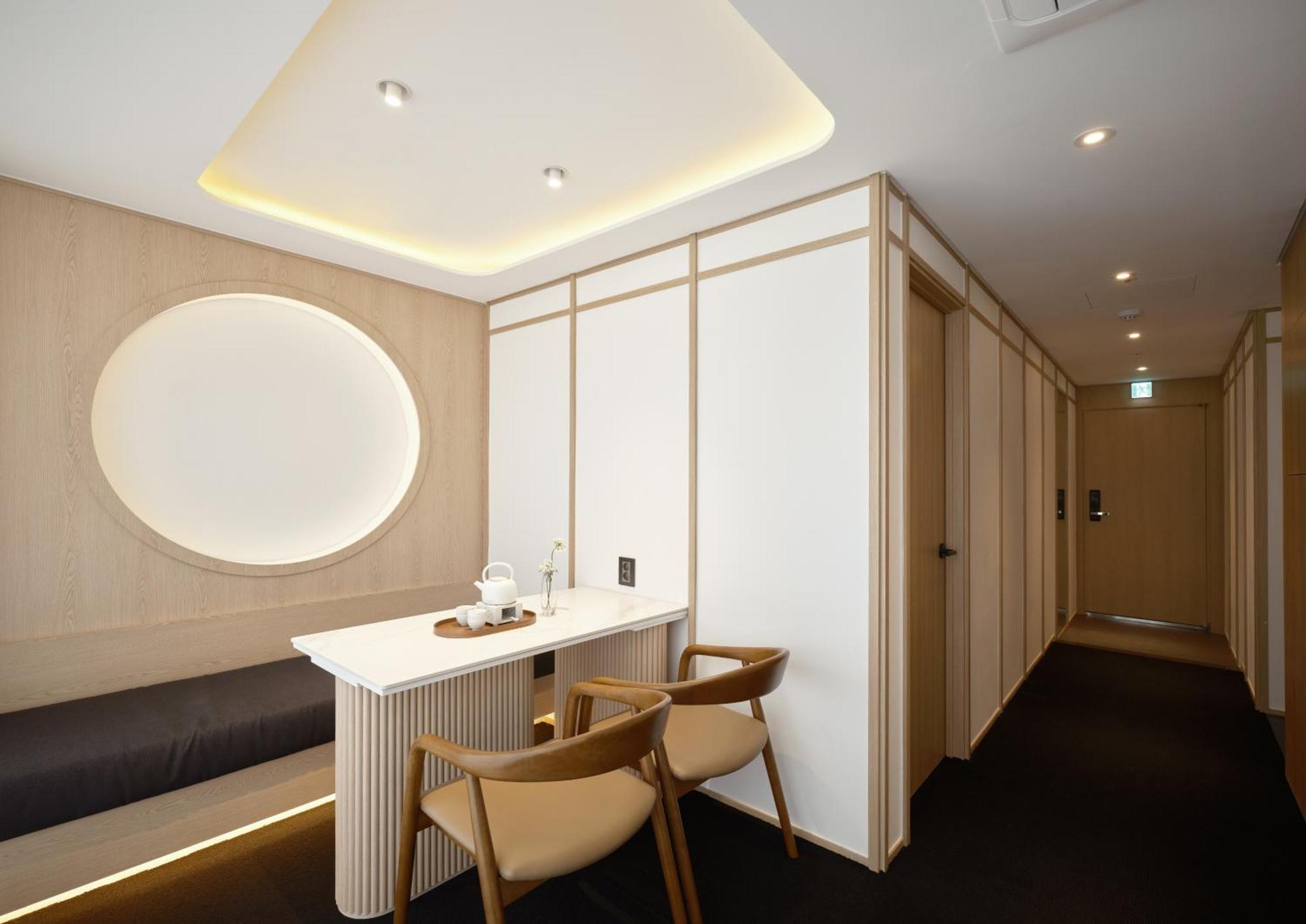 Uh Suite Seoul Deoksugung Bagian luar foto